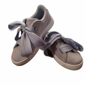 Puma Suede Little Girls Purple Sneakers Casual New w/o tag, Snag on lace 13.5c